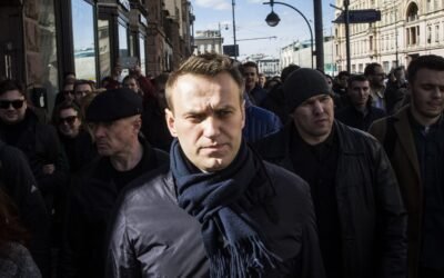 Navalny, héros en Occident, escroc en Russie